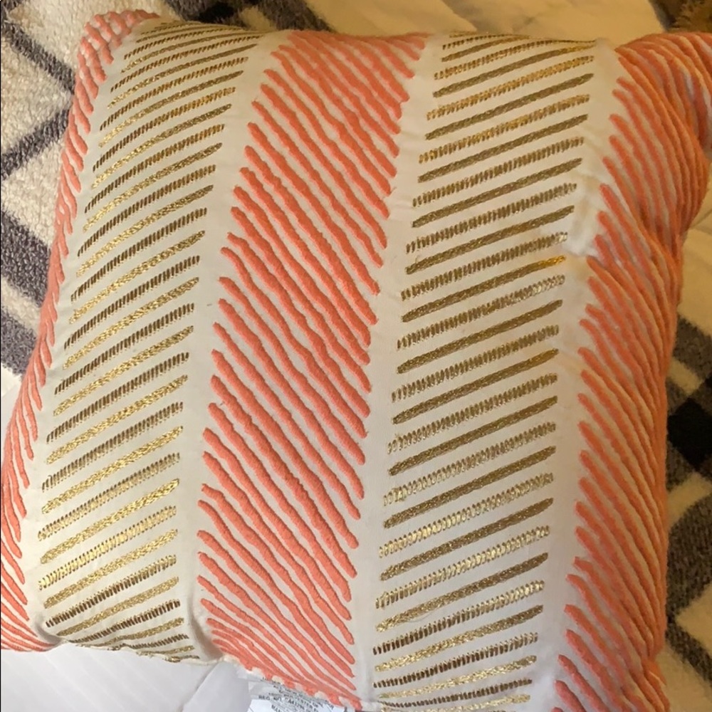 Decorative pillow